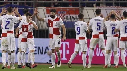 热刺力挽狂澜，英超第16轮激战利兹联，三度落后三度扳平，终以4-3逆袭取胜！